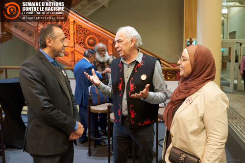 La photo montre des invités et des organisateurs qui se rencontrent après la cérémonie de lancement de la SACR 2023.