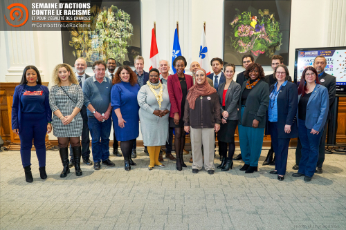 La photo présente l'équipe administrative ainsi que des invités lors du lancement de la 24e édition de la SACR.
